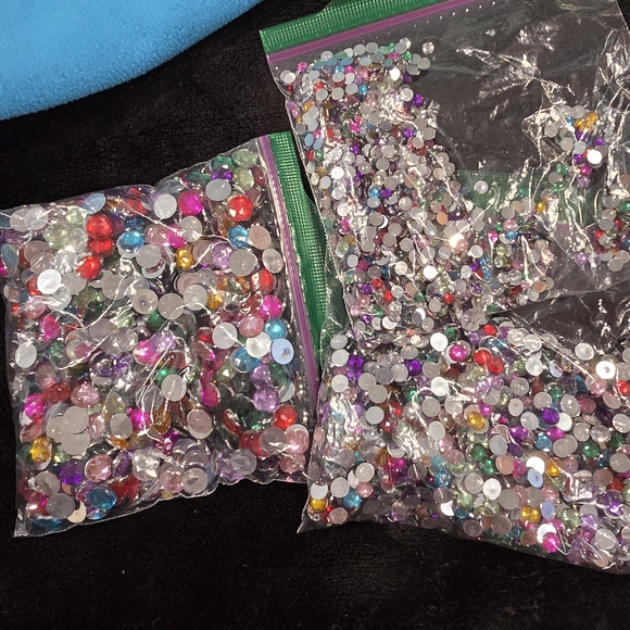Vibrant Assorted Rhinestones for Crafting - Picture 1 of 4